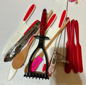 ASSORTED KITCHEN UTENSILS AS SHOWN