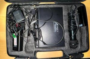 AUDIO 2000 ON PERSON MICROPHONE SET WITH HARD CASE