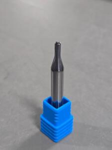 DESCRIPTION: (4) CARBIDE CORNER RADIUS END MILLS BRAND/MODEL: SECO 39937 SIZE: 3mm RETAIL$: $472.92 QTY: 4