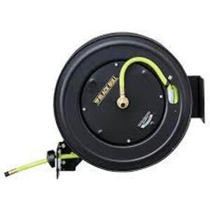 DESCRIPTION: (1) RETRACTABLE AIR HOSE REEL BRAND/MODEL: BLACK BULL INFORMATION: BLACK AND GREEN SIZE: 50' RETAIL$: $119.99 EA QTY: 1