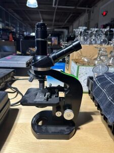 NIKON MICROSCOPE