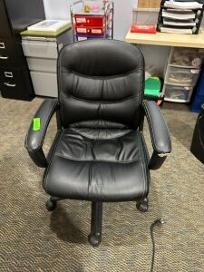 ROLLING OFFICE CHAIR