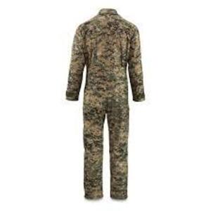 DESCRIPTION: (5) COVERALLS BRAND/MODEL: USMC INFORMATION: WOODLAND SIZE: X-LARGE RETAIL$: $50.00 EA QTY: 5