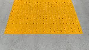 DESCRIPTION: (1) WARNING PAD BRAND/MODEL: SAFETY STEP TD RAMP UP INFORMATION: YELLOW SIZE: 2X4 RETAIL$: $220.00 EA QTY: 1