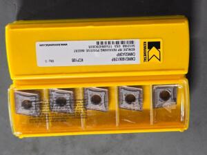 DESCRIPTION: (20) CARBIDE TURNING INSERTS BRAND/MODEL: KENNMETAL CNMG543RP KPC10B RETAIL$: $731.60 QTY: 20