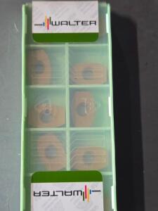 DESCRIPTION: (20) CARBIDE MILLING INSERTS BRAND/MODEL: WALTER P2000-5516582 WAP35 RETAIL$: $1,350.00 QTY: 20