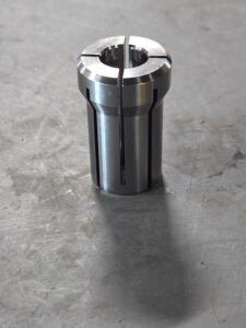 DESCRIPTION: (1) DA180 COLLET BRAND/MODEL: KENNAMETAL 180DA516 SIZE: 33/64" RETAIL$: $24.00 QTY: 1