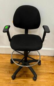 DESCRIPTION: ROLLABOUT OFFICE CHAIR WITH FOOTREST LOCATION: MAIN FLOOR QTY: 1