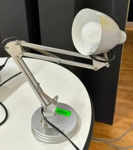 DESCRIPTION: OFFICE DESK LAMP LOCATION: MAIN FLOOR QTY: 1