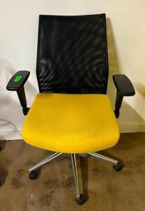 DESCRIPTION: MESH BACK UPHOLSTERED ADJUSTABLE OFFICE CHAIR LOCATION: BOTTOM FLOOR QTY: 1