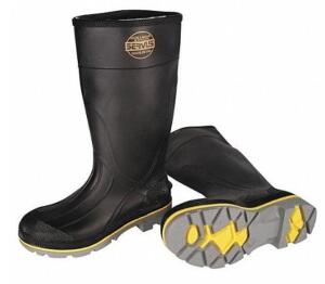 DESCRIPTION: (1) RUBBER BOOT BRAND/MODEL: HONEYWELL SERVUS/75109-10 INFORMATION: BLACK/STEEL TOE/OIL-RESISTANT RETAIL$: 48.31 SIZE: SIZE: 10 QTY: 1