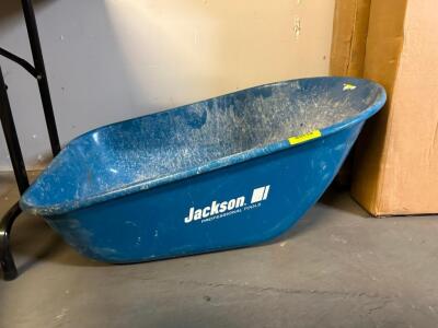 WHEELBARROW BUCKET