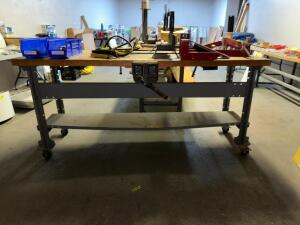 WORKBENCH TABLE WITH TWO VICES