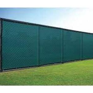 DESCRIPTION: (1) PRIVACY SCREEN FENCE BRAND/MODEL: JAYDEE ORION #10-17 INFORMATION: GREEN RETAIL$: $50.00 SIZE: 6X50 QTY: 1