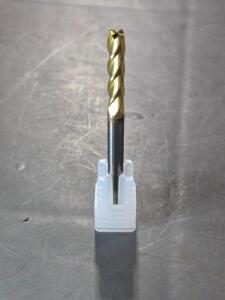 DESCRIPTION: (2) SOLID CARBIDE SQ END MILL BRAND/MODEL: KENNAMETAL 1115963 SIZE: 3/16" 3/4" LOC RETAIL$: $ 47.80 EA QTY: 2