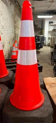 (10) AGT REFLECTIVE TRAFFIC CONES