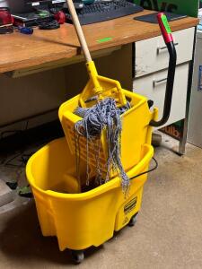 MOP BUCKET WITH MOP