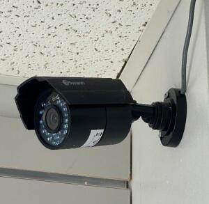 (8) - PC. LOT OF WALL MOUNTED SECURITY CAMERAS WITH CENTRAL BRAIN