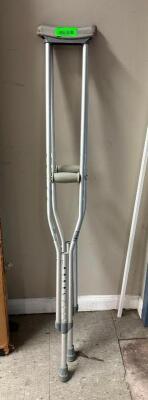 ALUMINUM ADJUSTABLE CRUTCHES