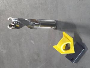 DESCRIPTION: (1) INDEXABLE DRILL BODY BRAND/MODEL: KENNAMETAL 6371971 SIZE: 16" DIA RETAIL$: $332.12 QTY: 1