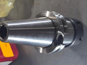 DESCRIPTION: (1) DUAL CONTACT TAPER SHANK ER COLLET BRAND/MODEL: P[ARLEC 4850953 SIZE: 3.12" PROJ RETAIL$: $326.00 QTY: 1