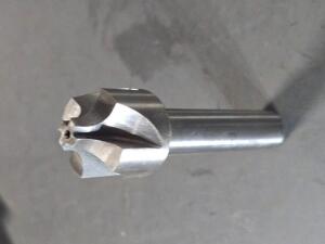 DESCRIPTION: (1) HSS CORNER ROUNDING END MILL BRAND/MODEL: VC 01831148 SIZE: 7/8" DIA 7/32" RAD 1/2" SD RETAIL$: $57.41 QTY: 1