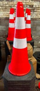 (10) AGT REFLECTIVE TRAFFIC CONES