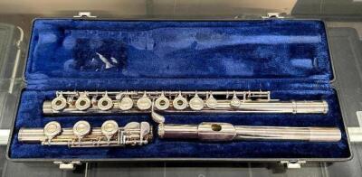 FRENCH MODEL FLUTE WITH CASE