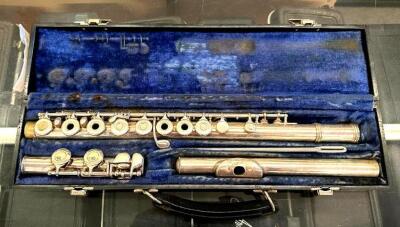 FRENCH MODEL FLUTE WITH CASE