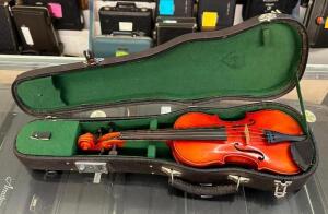 1/8 VIOLIN WITH CASE