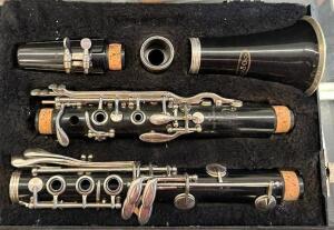 PLASTIC CLARINET WITH CASE