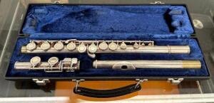 FLUTE WITH CASE