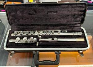 FLUTE WITH CASE