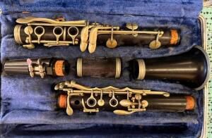 LYONS MONARCH WOOD CLARINET