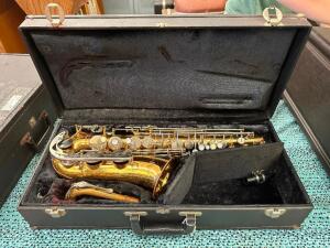 ALTO SAXOPHONE WITH CASE