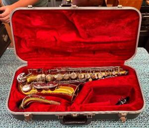 ALTO SAXOPHONE WITH CASE