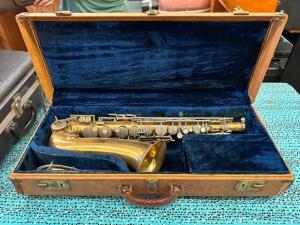 ALTO SAXOPHONE WITH CASE