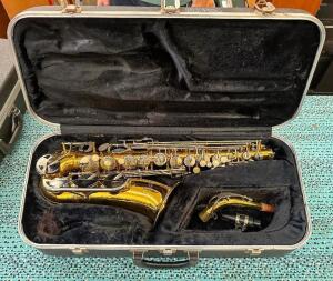 ALTO SAXOPHONE WITH CASE