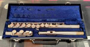 FLUTE WITH CASE