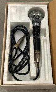 DYNAMIC MICROPHONE WITH DESK STAND