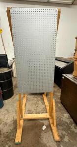 PEGBOARD WITH WOODEN STAND