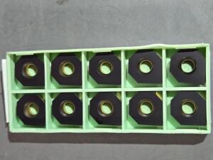 DESCRIPTION: (10) CARBIDE MILLING INSERTS BRAND/MODEL: WALTER ODHX00605ZZR-A57 RETAIL$: $416.00 QTY: 10