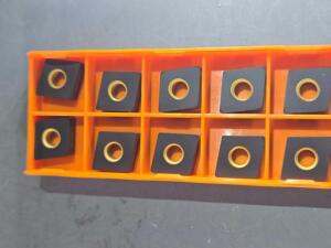 DESCRIPTION: (20) CARBIDE TURNING INSERTS BRAND/MODEL: HERTEL CNMA 432 HC305T RETAIL$: $325.80 QTY: 20