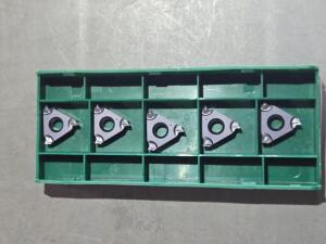 DESCRIPTION: (10) LAYDOWN THREADING INSERTS BRAND/MODEL: TOOL-FLO 16ERB 14NPT AC22A RETAIL$: $164.50 QTY: 10