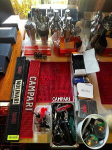 DESCRIPTION (1) LOT OF ASSORTED BAR SUPPLIES THIS LOT IS: ONE MONEY LOCATION ROOM 1 QTY 1