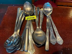 DESCRIPTION (1) LOT OF ASSORTED STAINLESS SERVING SPOONS THIS LOT IS: ONE MONEY LOCATION ROOM 1 QTY 1