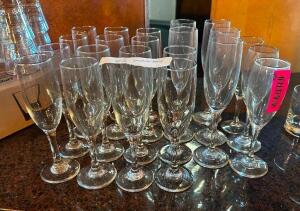 DESCRIPTION (20) CHAMPAGNE FLUTES THIS LOT IS: SOLD BY THE PIECE LOCATION ROOM 3 QTY 20