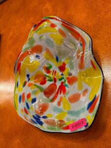 DESCRIPTION COLORFUL GLASS BOWL W/ WALL MOUNT LOCATION ROOM 3 QTY 1