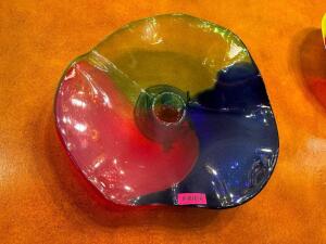 DESCRIPTION COLORFUL GLASS BOWL W/ WALL MOUNT LOCATION ROOM 3 QTY 1