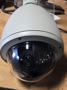 DESCRIPTION: (1) OUTDOOR Pi'Z SECURITY CAMERA BRAND/MODEL: SONY 700TVL CCD RETAIL$: $225.00 QTY: 1